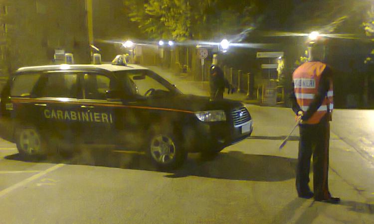 Controlli serrati dei carabinieri: ritirate due patenti e denunciati due giovani