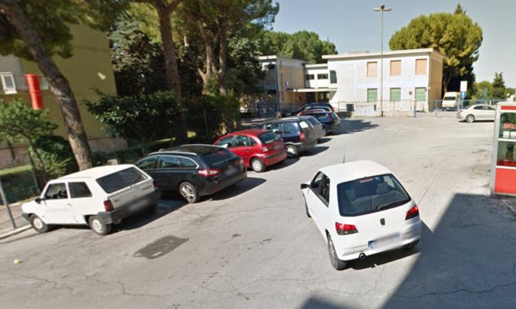 Furto con scasso nella scuola elementare "IV Novembre"