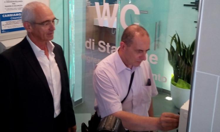 Investimenti a nuove toilette, a pagamento, alla stazione ferroviaria di Civitanova