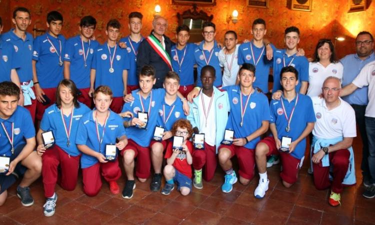 Pollenza: i Giovanissimi del Montemilone Calcio ricevuti dal sindaco