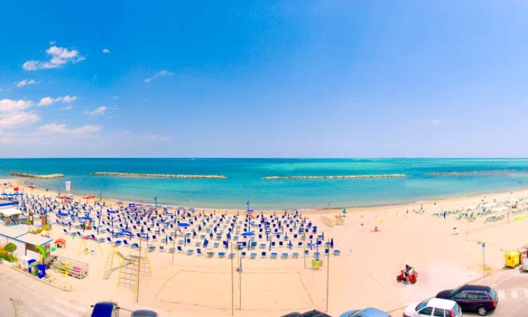 La spiaggia di Civitanova tra le ‘top 25’ selezionate dal portale Booking Hotel Info