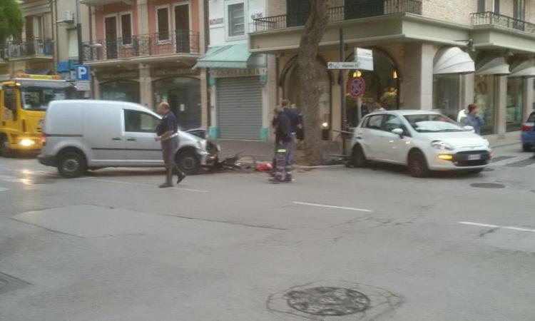 Incidente stradale lungo corso Matteotti