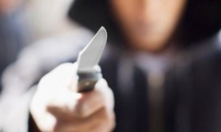 Studente tolentinate minacciato e rapinato a Milano
