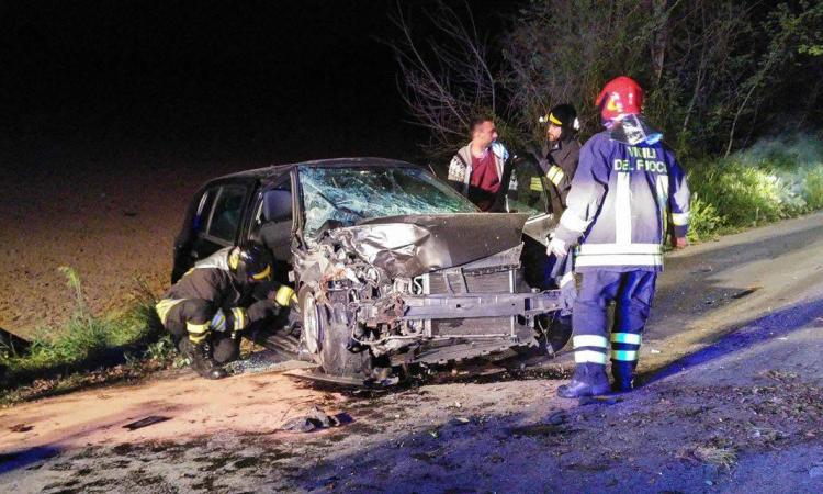 Schianto a Castelraimondo: tre i ragazzi coinvolti