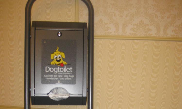 Civitanova, arrivano 15 "dogtoilet" per una città più pulita