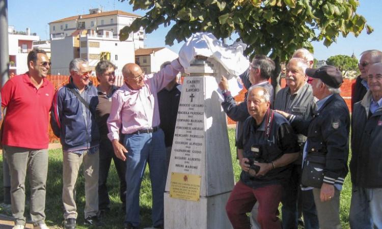 Monumento ai Caduti ex Cecchetti, sostituita la targa commemorativa