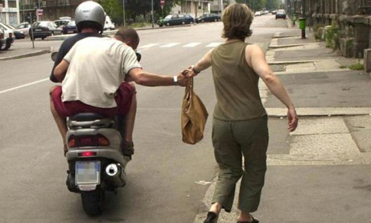 Presi dai carabinieri a Porto Recanati gli scippatori seriali