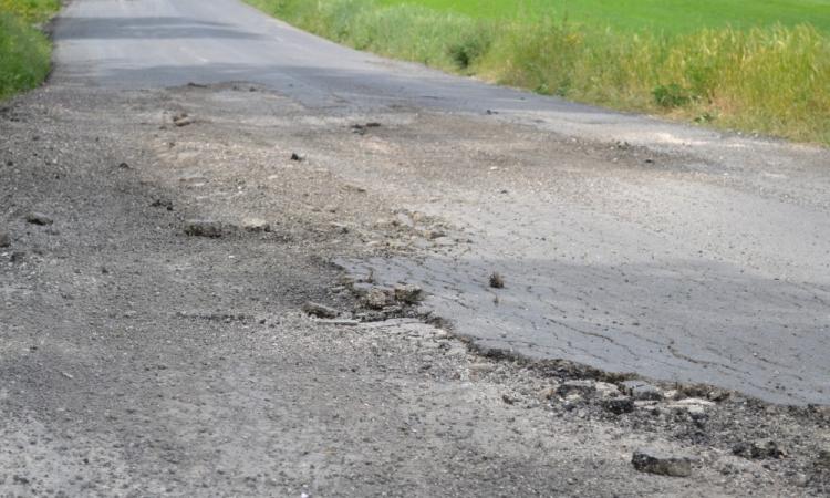 Caprodossi (Pd): "Se i soldi ci sono, perché non aggiustate le strade?"