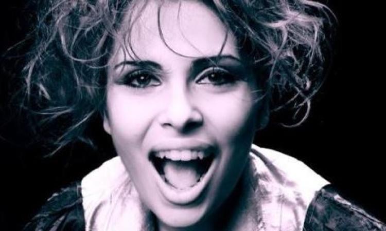 La musica inedita di Sally al Raphael Beach