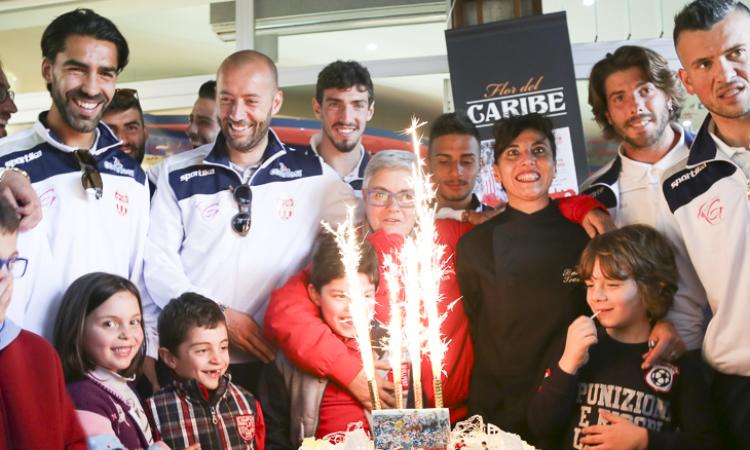 In tanti da "Tutto gelato" per festeggiare la Maceratese