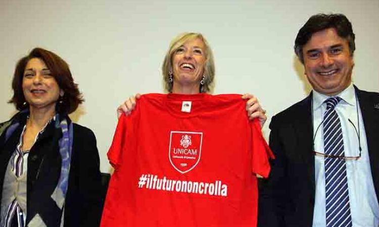 Il ministro Giannini in visita a Unicam: "Pronti 10 milioni per la ricostruzione" - VIDEO
