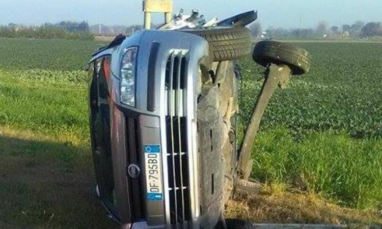 Carambola sulla Regina fra tre auto: tutti miracolosamente illesi