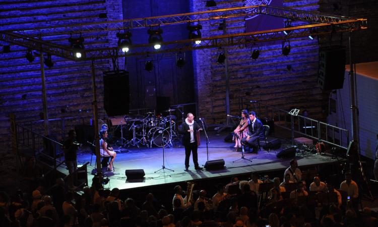 Macerata, la Notte dell'Opera si tinge di azzurro