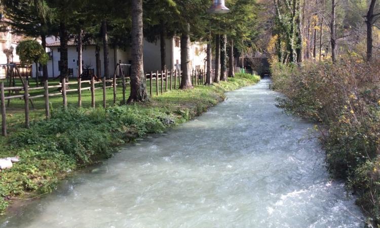 Cosa sta succedendo al fiume Nera? Il video del TG2