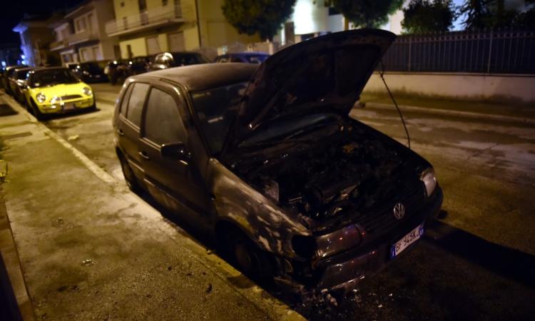 A fuoco una Polo in via dei Mille a Civitanova