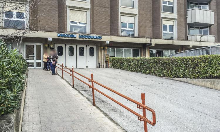 Entrano al Pronto Soccorso e rubano dagli armadietti del personale