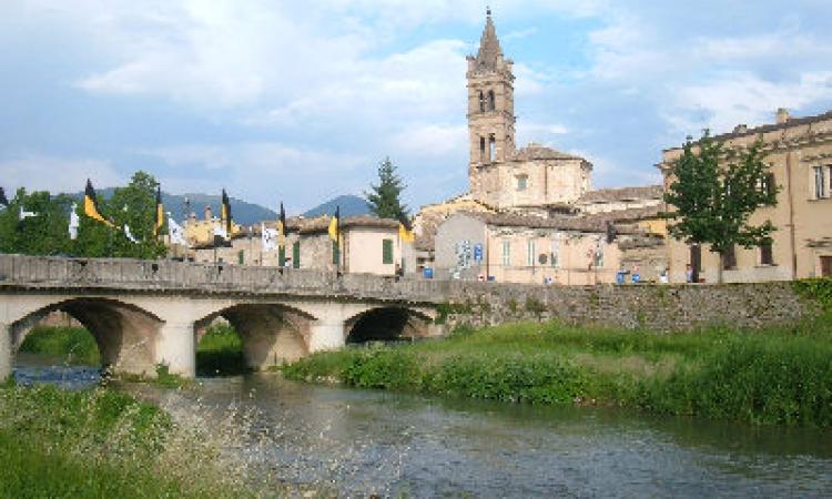 "Riaprite quella strada alle due ruote": protesta al confine fra Marche e Umbria