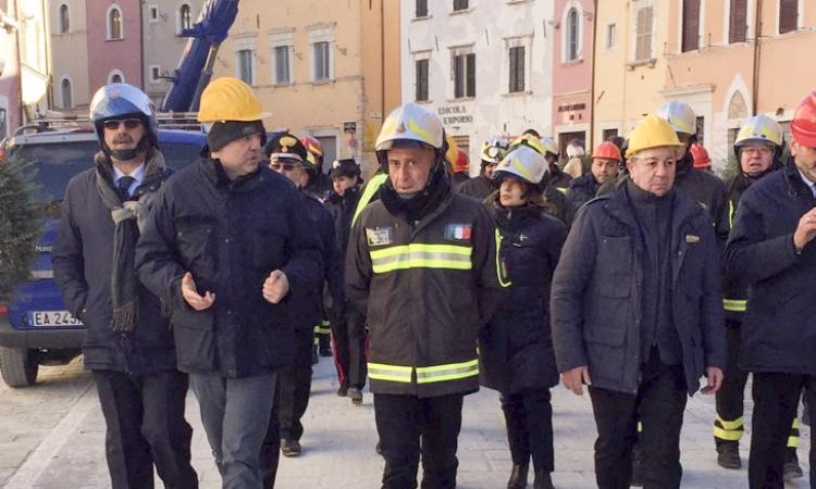 Il ministro Minniti a Visso: "Per la ricostruzione abbiamo l'obiettivo di fare presto e bene"