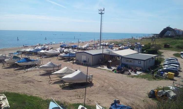 Sospesa l'ordinanza di demolizione per la Lega Navale