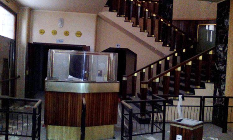 Macerata, i locali dell'ex Cinema Corso alla mercé di tutti
