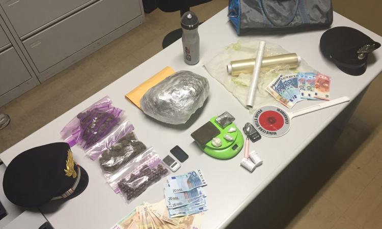 Pendolare dello spaccio dalla montagna a Civitanova: in manette 26enne di Matelica