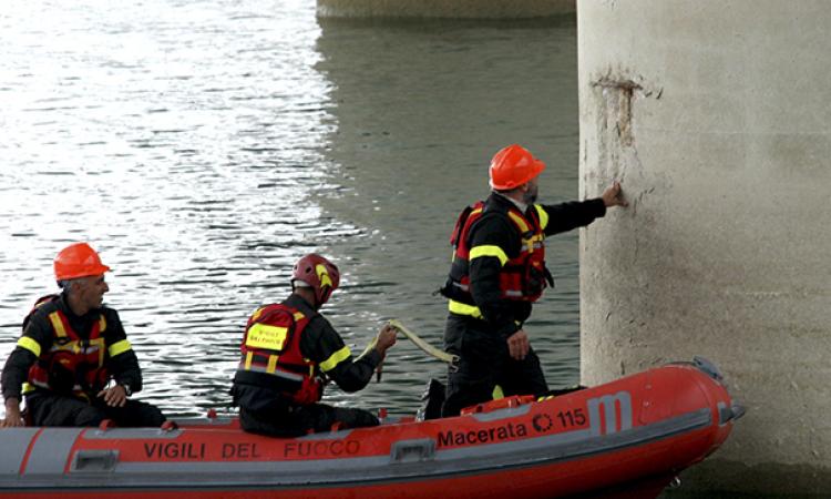 Prove di carico sul ponte di Cingoli: il traffico prosegue a un solo senso di marcia - FOTO E VIDEO -
