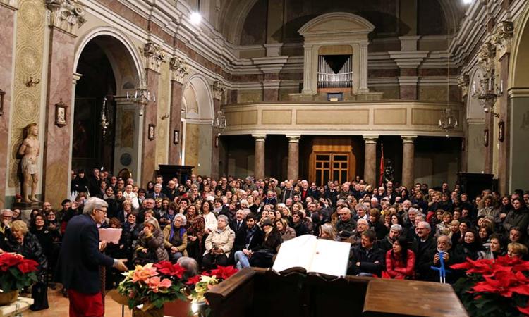 Vittorio Sgarbi fa il pienone a Belforte - VIDEO