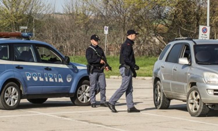 Nuova task force anticrimine della Polizia: controlli e posti di blocco a Macerata - FOTO E VIDEO -