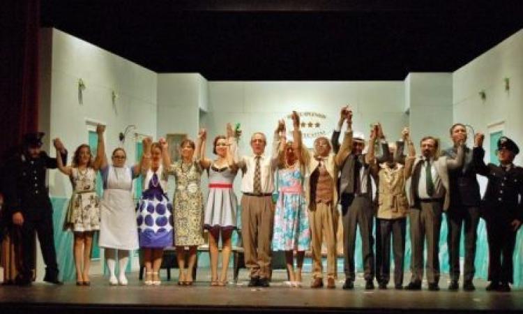 "Dialettiamoci" a teatro, gran debutto della rassegna