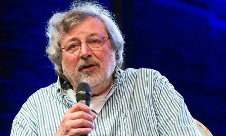 Guccini si racconta a Lunaria: "Ho smesso di bere vino rosso sul palco e vado a letto presto"