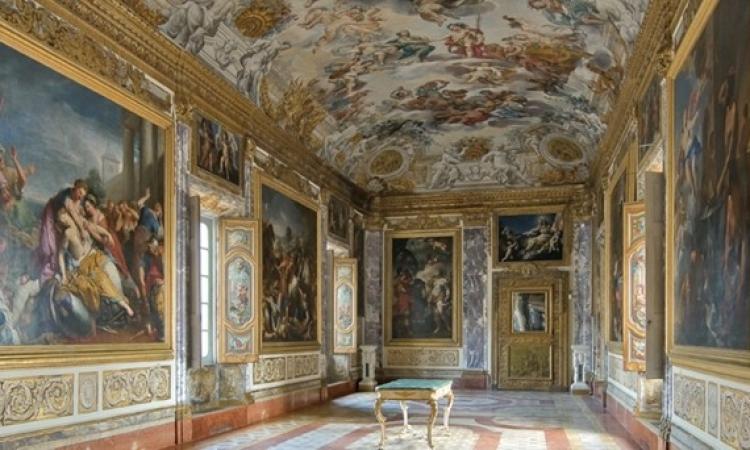 Macerata aperta a Ferragosto
