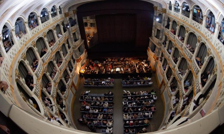 Teatro Lauro Rossi, abbonamenti in crescita