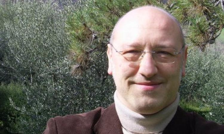 "E' passato col rosso": fotografato e multato. Il giorno dopo riceve un'altra multa per "targa illeggibile"