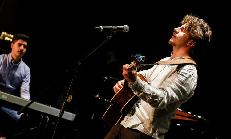 Cataldo e Secchi i primi vincitori di Musicultura: a sceglierli il popolo di Facebook