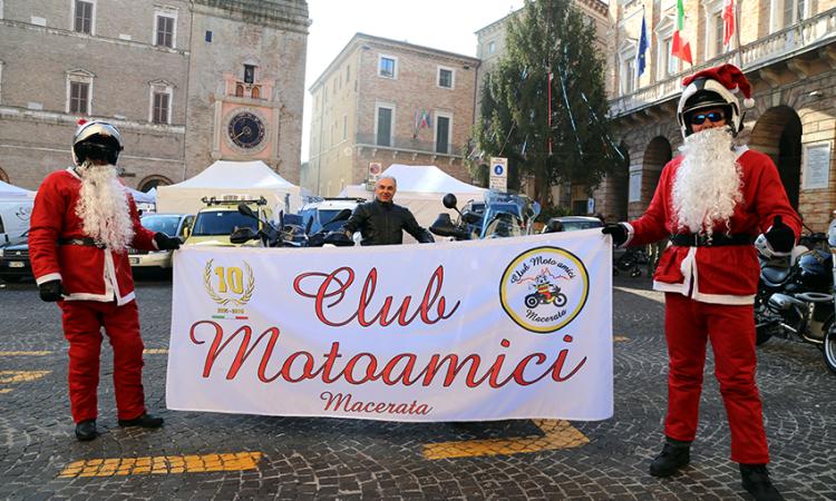 Babbo Natale in moto: buone feste dal Motoamici di Macerata