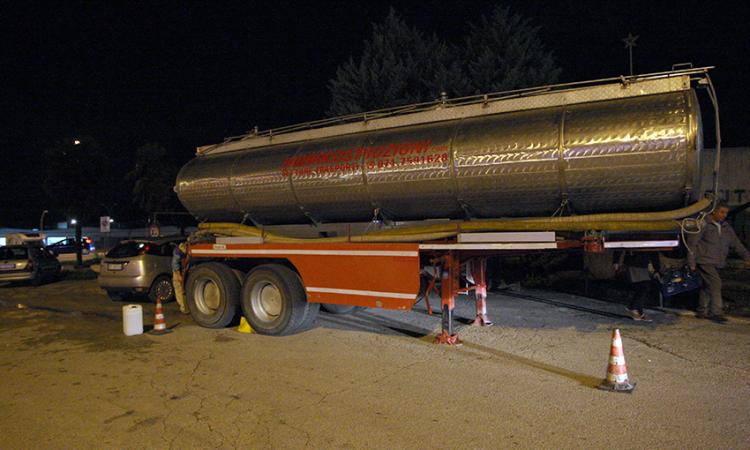 San Claudio e Piediripa, acqua non potabile: posizionate due autobotti