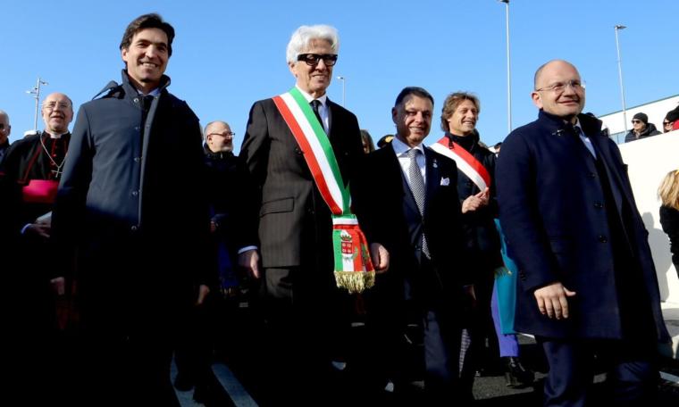 Macerata, già tutti "in coda" per il nuovo sottopasso. Parcaroli: "È un'opera d'arte" (VIDEO e FOTO)