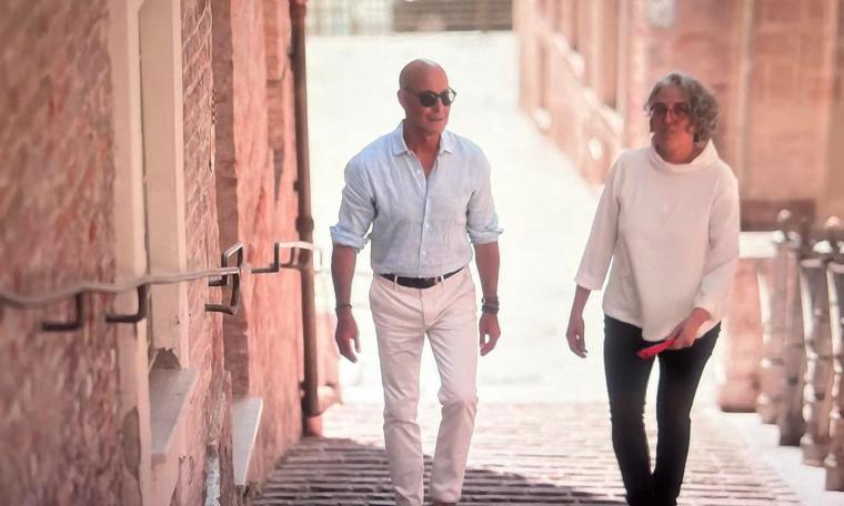 Stanley Tucci a Macerata: protagonisti della sua docuserie l’Osteria dei Fiori e i vincisgrassi