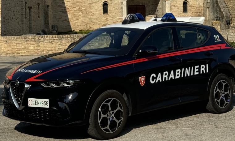 Ragazza di 15 anni scomparsa da nove giorni: il cellulare agganciato nel Maceratese