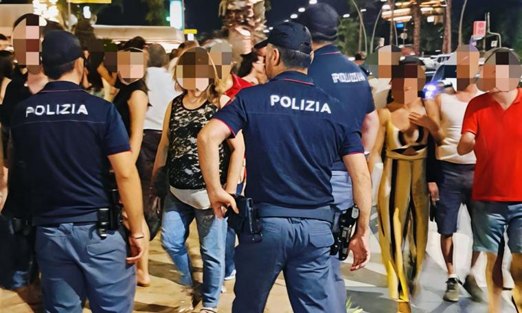 Civitanova, trovati ubriachi sui muretti e nei prati: giovani finiscono in pronto soccorso per l'alcol